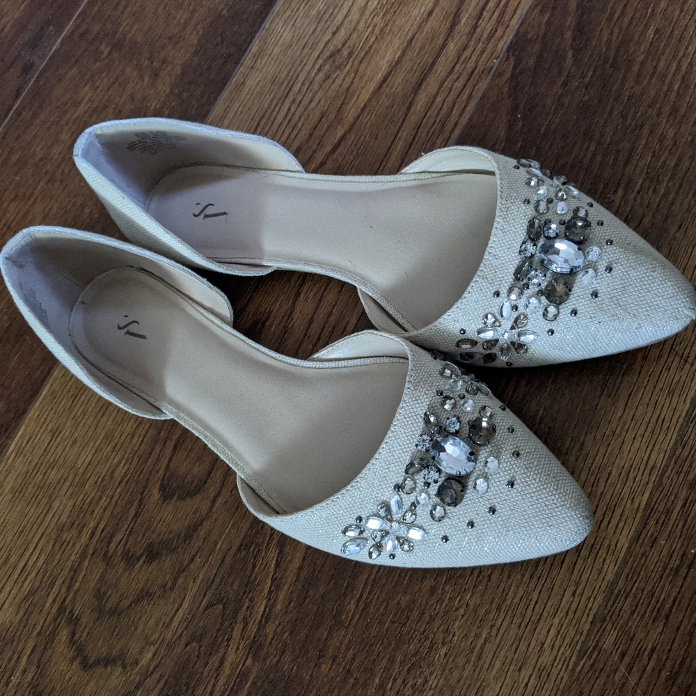 Simply Vera Vera Wang Gem Flats